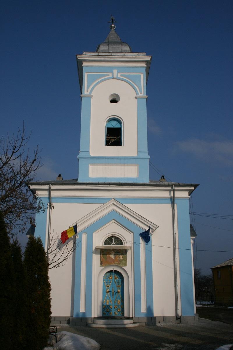 Biserica - vedere exterioară